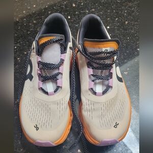 On Cloud sport shoes